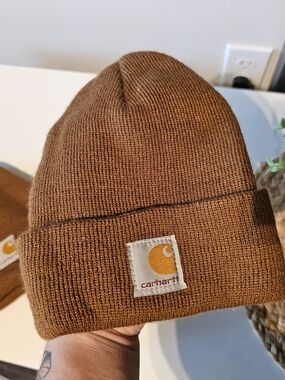 🔥 Bundle • 3/15 🔥Carhartt Brown Folded Cuff Beanie with Gold Logo Patch